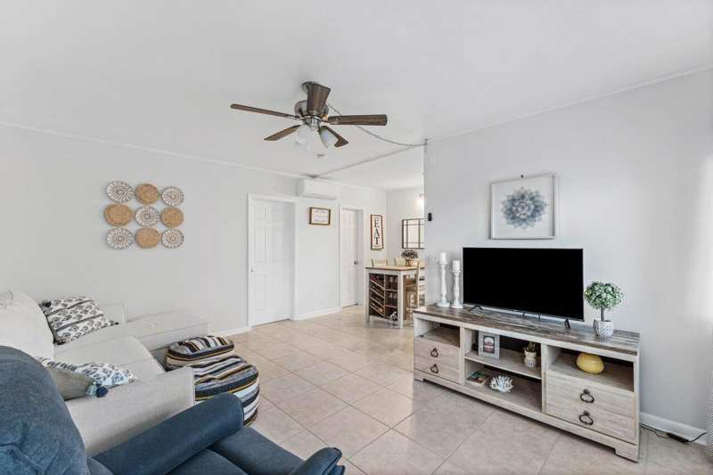 1 bedroom Stock Cooperative at 11 SW 4th Avenue #Unit 6, Maranatha Apts Inc, Boca Raton — photo 1