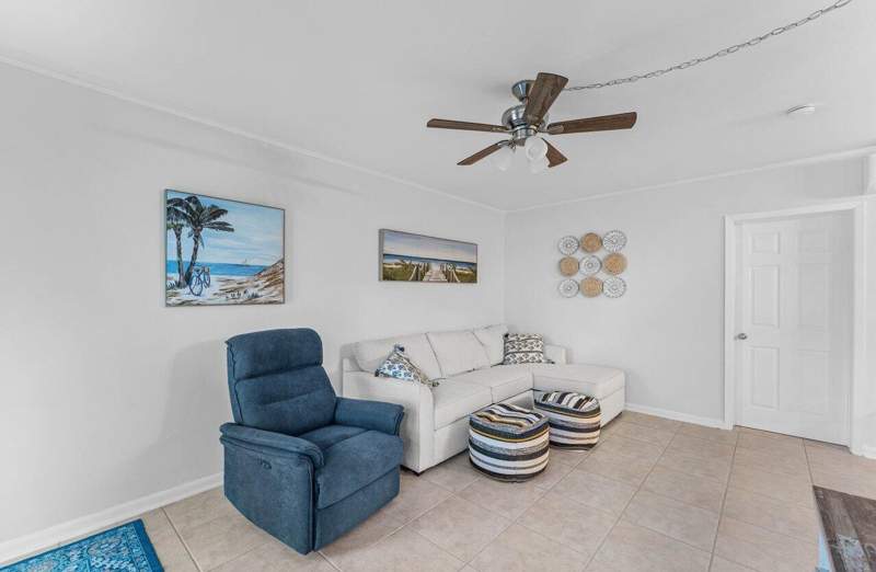 1 bedroom Stock Cooperative at 11 SW 4th Avenue #Unit 6, Maranatha Apts Inc, Boca Raton — photo 2