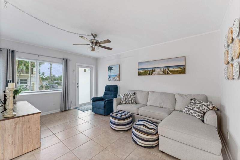 1 bedroom Stock Cooperative at 11 SW 4th Avenue #Unit 6, Maranatha Apts Inc, Boca Raton — photo 3