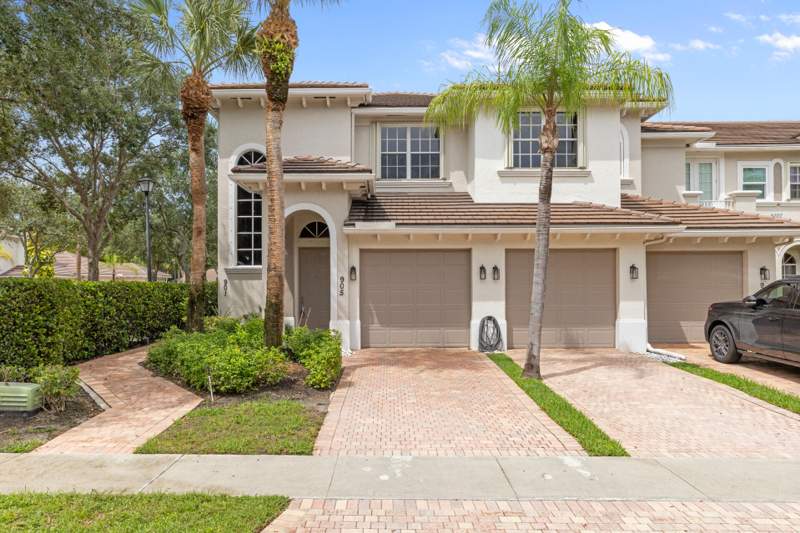 2 bedroom Condominium at 6380 Bella Circle #905, Bella Verde Condo, Boynton Beach — photo 2
