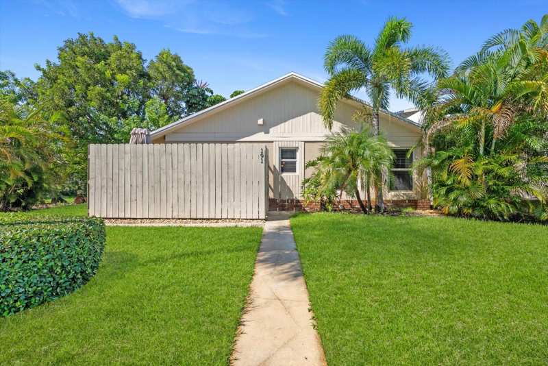 2 bedroom Villa at 191 SE 1st Circle, Seaway Villas, Boynton Beach — photo 1