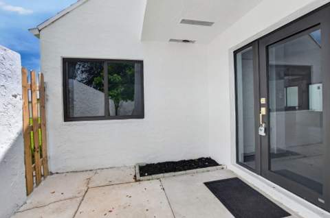 905 NW 21st Way, Delray Beach FL - photo 13 of 91