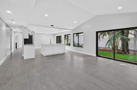 905 NW 21st Way, Delray Beach FL - photo 17 of 91