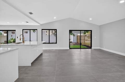 905 NW 21st Way, Delray Beach FL - photo 22 of 91
