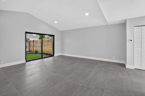 905 NW 21st Way, Delray Beach FL - photo 23 of 91