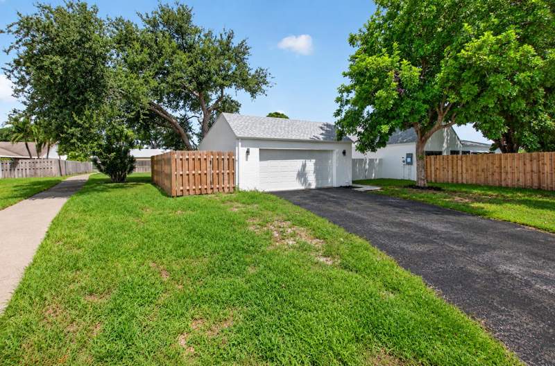3 bedroom Single Family Residence at 905 NW 21st Way, Rainberry Lake Ph Iv-A, Delray Beach — photo 2