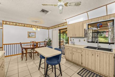 351 Baysinger Avenue, Fort Pierce FL - photo 9 of 57