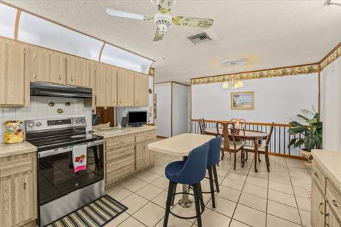 351 Baysinger Avenue, Fort Pierce FL - photo 7 of 57