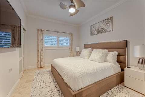 2726 NE 25th Place, Fort Lauderdale FL - photo 11 of 66