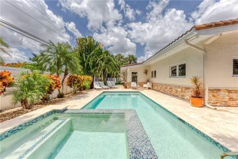 2726 NE 25th Place, Fort Lauderdale FL - photo 13 of 66