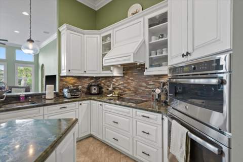 4916 Forest Dale Drive, Lake Worth FL - photo 15 of 55