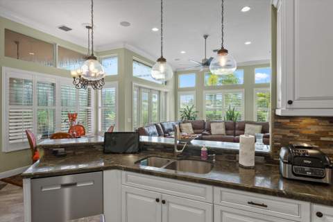 4916 Forest Dale Drive, Lake Worth FL - photo 13 of 55