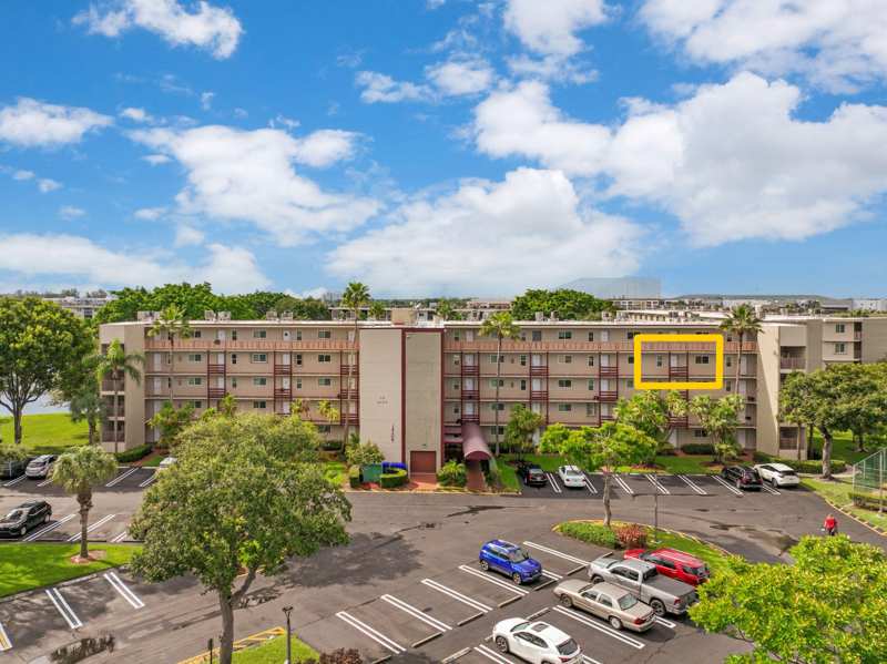2 bedroom Condominium at 2104 S Cypress Bend Drive #408, Cypress Bend Iv-12 Condo, Pompano Beach — photo 1