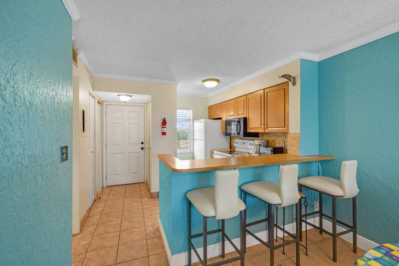 2 bedroom Condominium at 2104 S Cypress Bend Drive #408, Cypress Bend Iv-12 Condo, Pompano Beach — photo 4