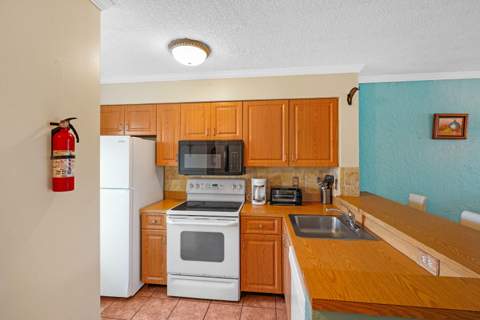 2104 S Cypress Bend Drive #408, Pompano Beach FL - photo 9 of 23