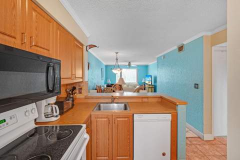 2104 S Cypress Bend Drive #408, Pompano Beach FL - photo 10 of 23