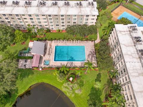 2104 S Cypress Bend Drive #408, Pompano Beach FL - photo 21 of 23