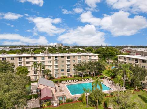 2104 S Cypress Bend Drive #408, Pompano Beach FL - photo 22 of 23