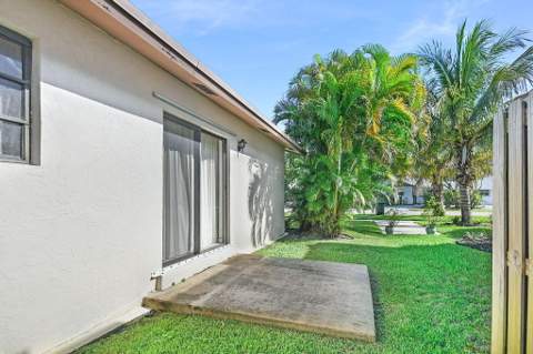 519 Evergreen Drive, Lake Park FL - photo 16 of 21