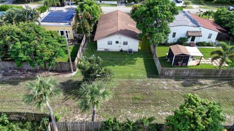 519 Evergreen Drive, Lake Park FL - photo 21 of 21