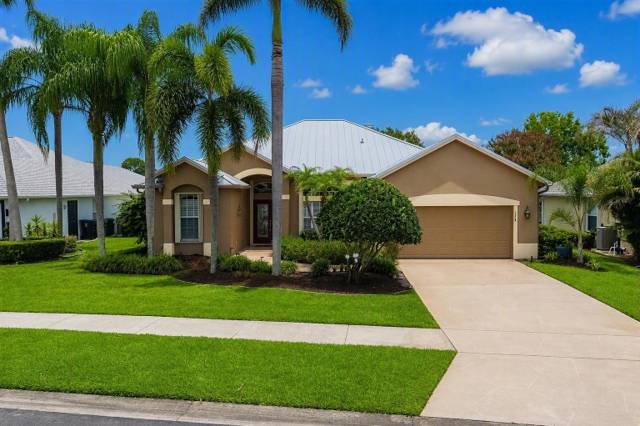 208 SW Whitewood Drive