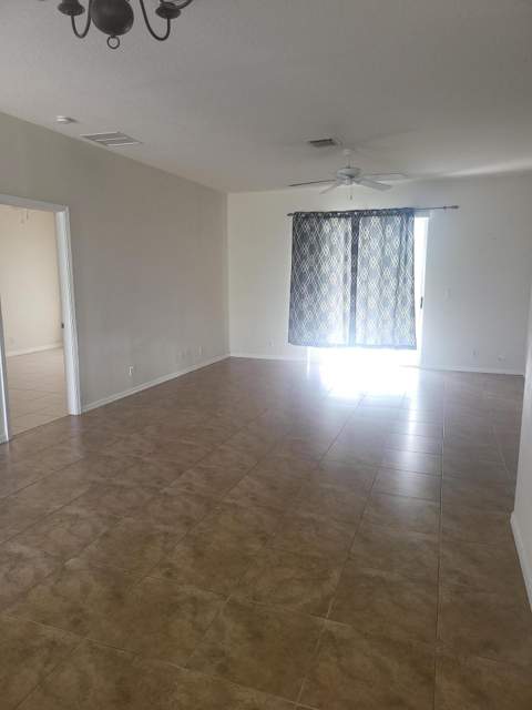 558 SW Halifax Avenue, Port St. Lucie FL - photo 8 of 27