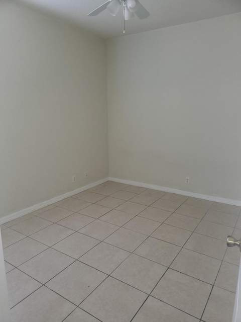 558 SW Halifax Avenue, Port St. Lucie FL - photo 19 of 27