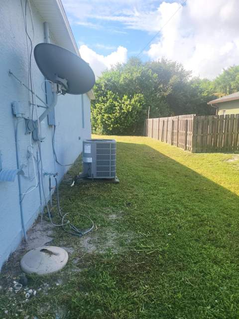 558 SW Halifax Avenue, Port St. Lucie FL - photo 13 of 27