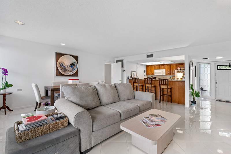 2 bedroom Condominium at 20045 Boca W Drive, Arbor Lake At Boca West Condo, Boca Raton — photo 3