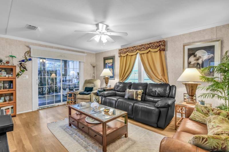 2 bedroom Manufactured Home at 8338 E Club Road, West Lakes of Boca Raton, Boca Raton — photo 4