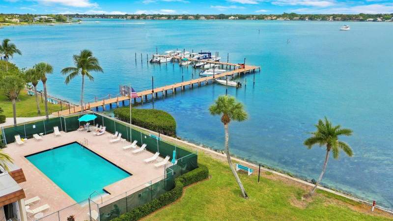 2 bedroom Townhouse at 825 Center Street #5A, Jupiter Plantation, Jupiter — photo 4