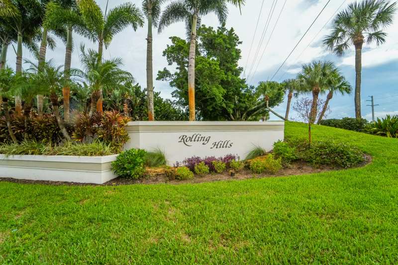 4 bedroom Single Family Residence at 17257 SE Galway Court, Rolling Hills, Tequesta — photo 1