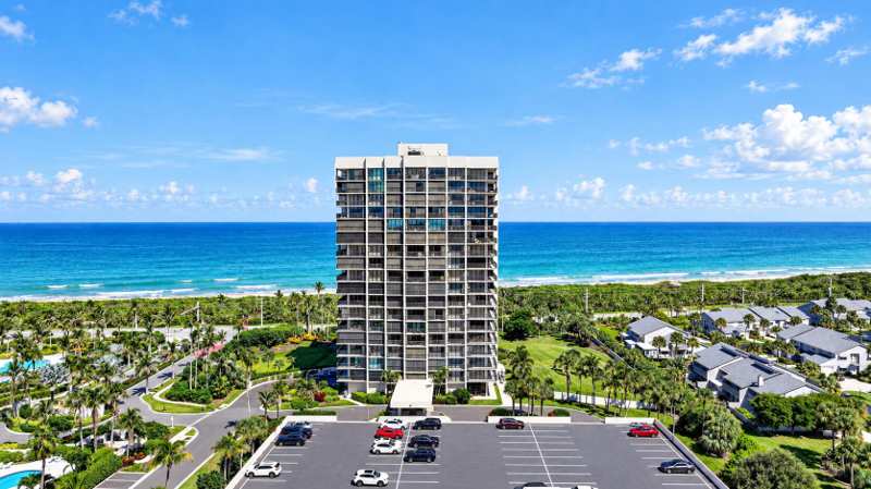 2 bedroom Condominium at 5047 N Highway A1A #604, Atlantic View Beach Club Condominium No 1, Fort Pierce — photo 1