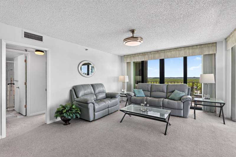 2 bedroom Condominium at 5047 N Highway A1A #604, Atlantic View Beach Club Condominium No 1, Fort Pierce — photo 5