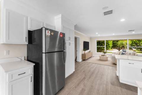 638 Shore Drive, Boynton Beach FL - photo 11 of 45
