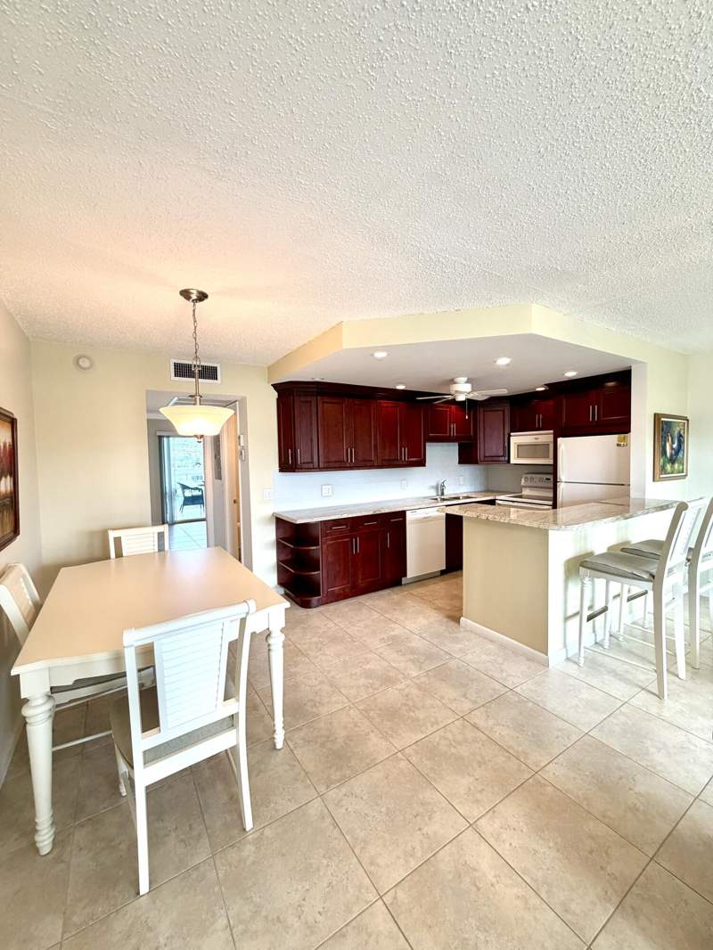 1 bedroom Condominium at 4104 Cambridge #4104, Century Village, Deerfield Beach — photo 5