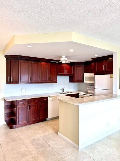 4104 Cambridge #4104, Deerfield Beach FL - photo 6 of 29
