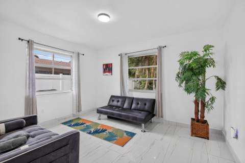 210 NE 5th Avenue, Dania Beach FL - photo 14 of 53