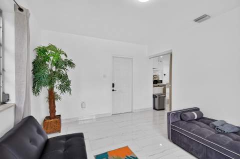 210 NE 5th Avenue, Dania Beach FL - photo 13 of 53