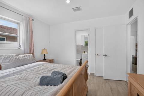 210 NE 5th Avenue, Dania Beach FL - photo 19 of 53