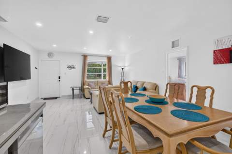 210 NE 5th Avenue, Dania Beach FL - photo 8 of 53