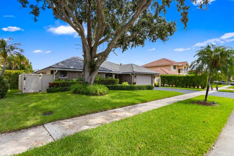 4 bedroom Single Family Residence at 14251 Appalachian Trail, Shenandoah Section Two, Davie — photo 1