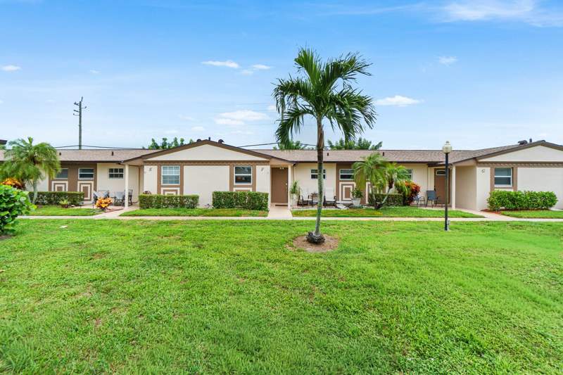 1 bedroom Condominium at 2883 Crosley Drive #F, Cresthaven Villas Condo 21, West Palm Beach — photo 2