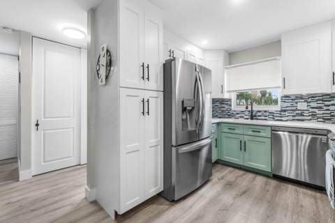 2883 Crosley Drive #F, West Palm Beach FL - photo 7 of 37