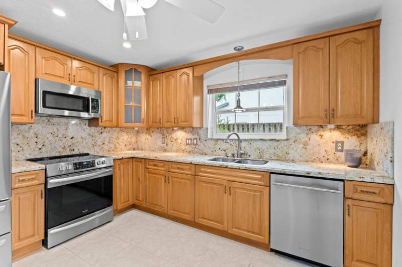 3 bedroom Single Family Residence at 5611 SW 97th Terrace, Countryside West, Cooper City — photo 5