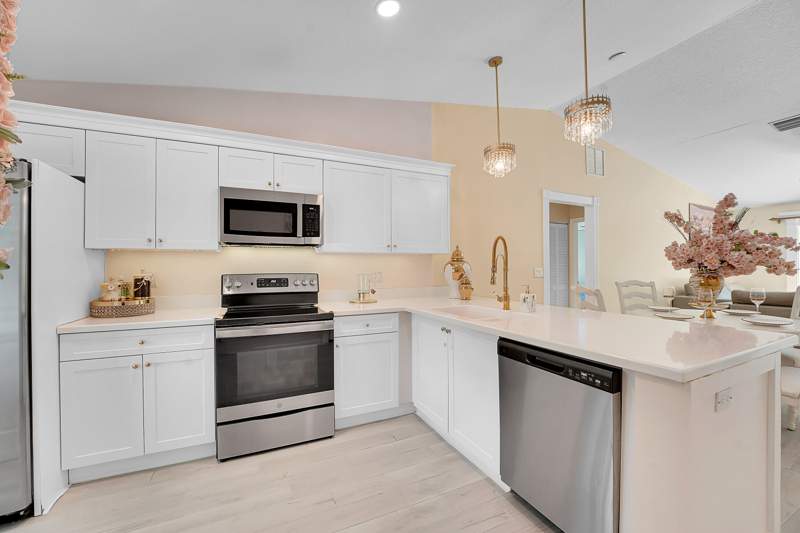 3 bedroom Single Family Residence at 5715 SE Pine Avenue, Dixie Park Addition, Stuart — photo 3
