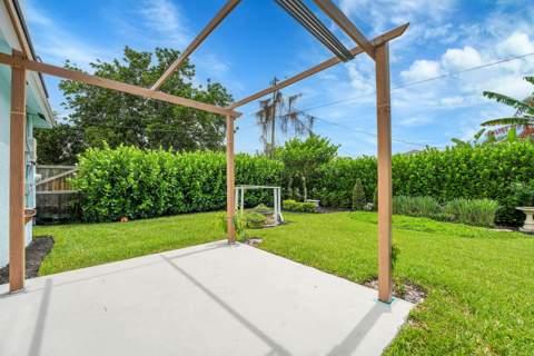 5715 SE Pine Avenue, Stuart FL - photo 16 of 19