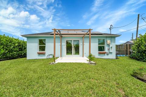 5715 SE Pine Avenue, Stuart FL - photo 17 of 19