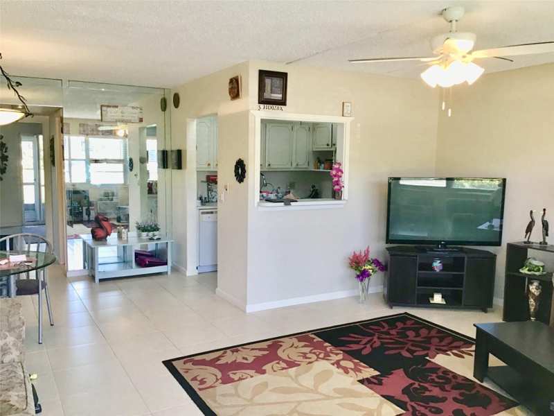 1 bedroom Condominium at 7 Oakridge B #7, Oakridge B Condo, Deerfield Beach — photo 1