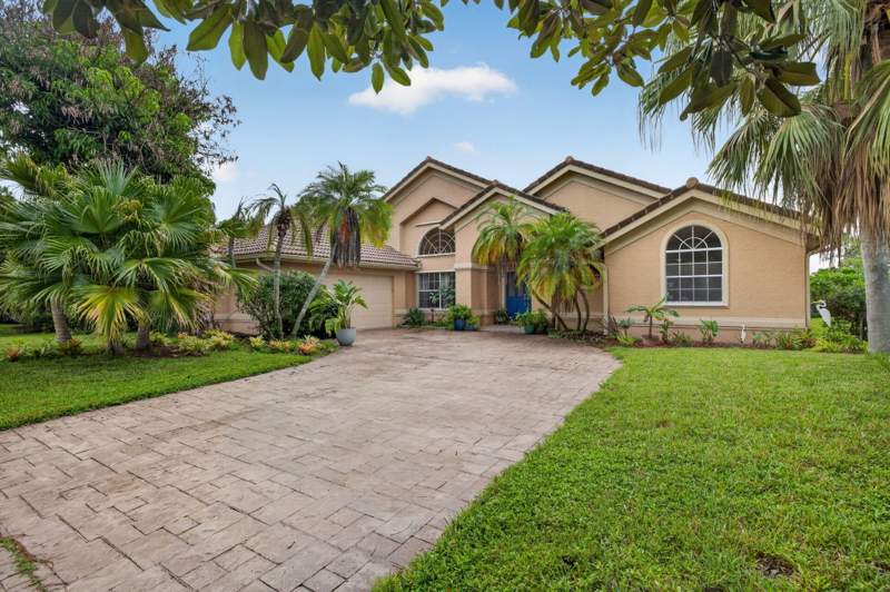 4 bedroom Single Family Residence at 1306 SW Cottonwood Cove, Country Club Estates Parcel 8 Phase 1, Port St. Lucie — photo 3
